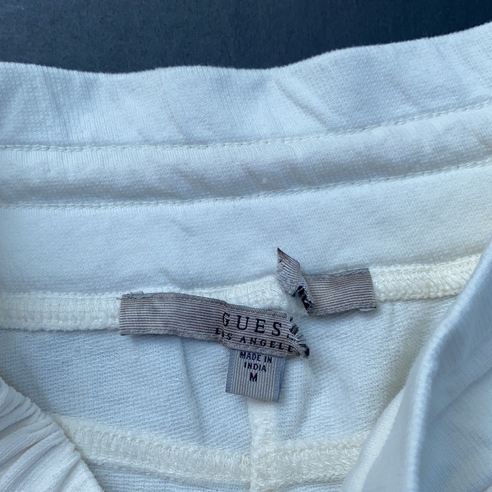 NEW GUESS MIRROR DETAIL SHORTS - Picture 4 of 5